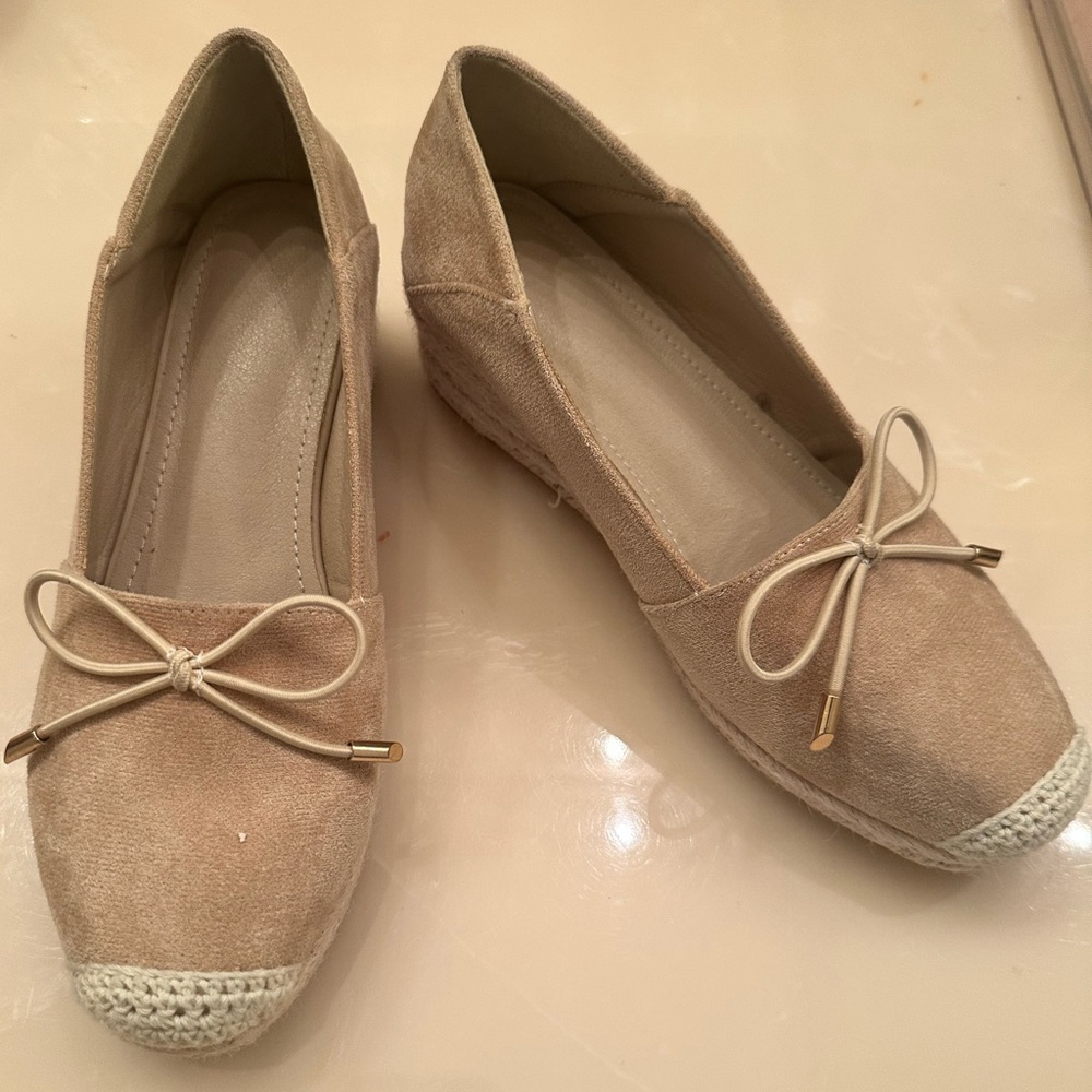 Beige Suede Espadrille Wedges with Bow Detail. Size 7